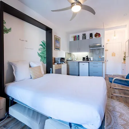 Le Festif Splendide Avec Loggia Au Carre D'or, Joie Speciale Pour Deux Apartment